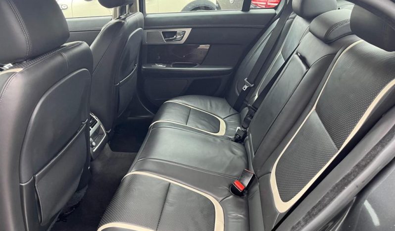 
								Jaguar XF 2015 full									